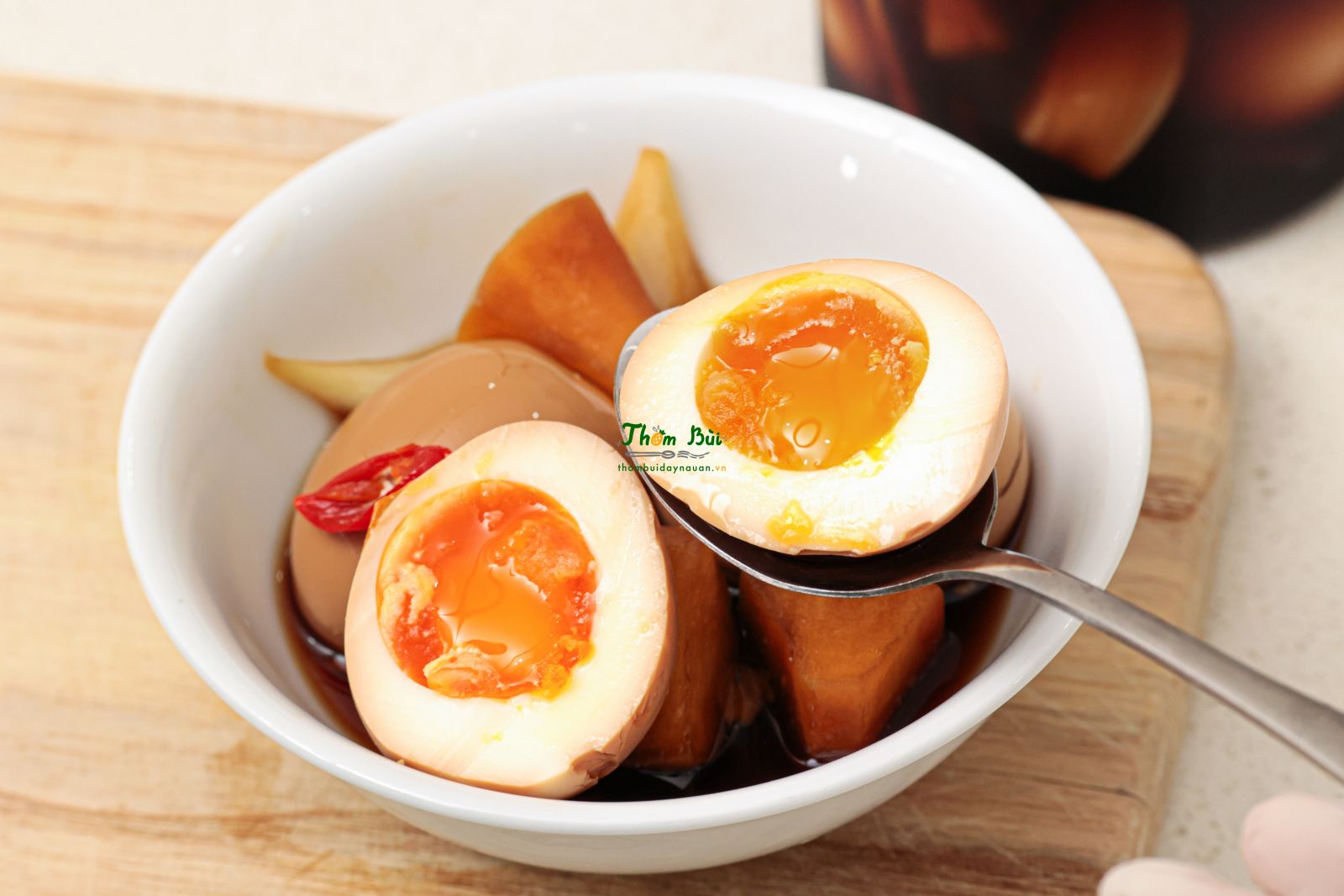 Trứng ngâm tương lòng đào đẹp mắt, đậm vị kiểu Hàn Quốc