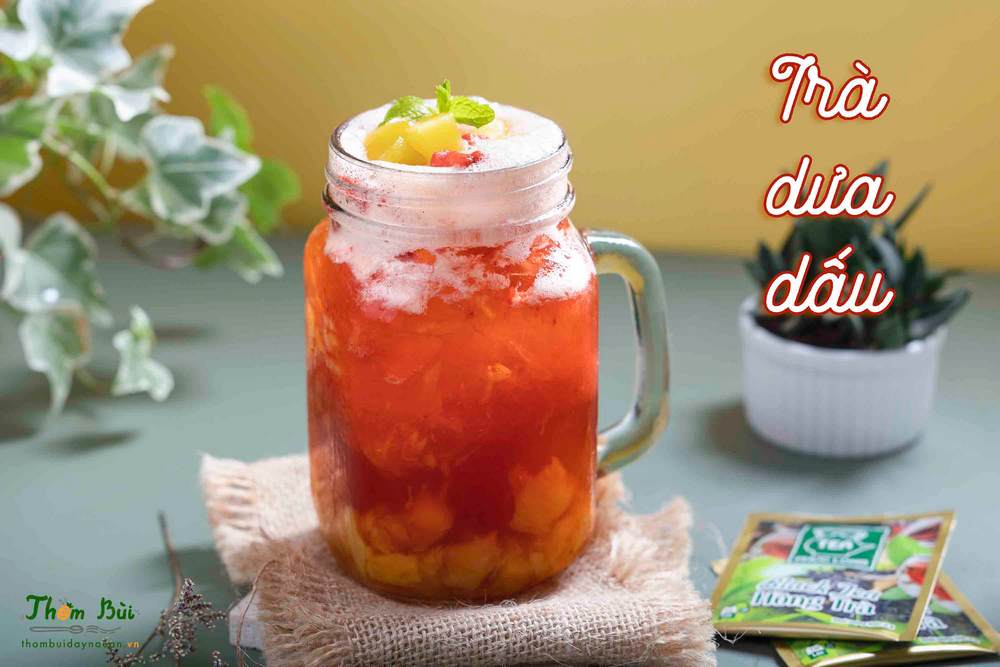 Là fan dâu tây, đừng bỏ lỡ bí quyết làm trà dâu dứa siêu dễ này